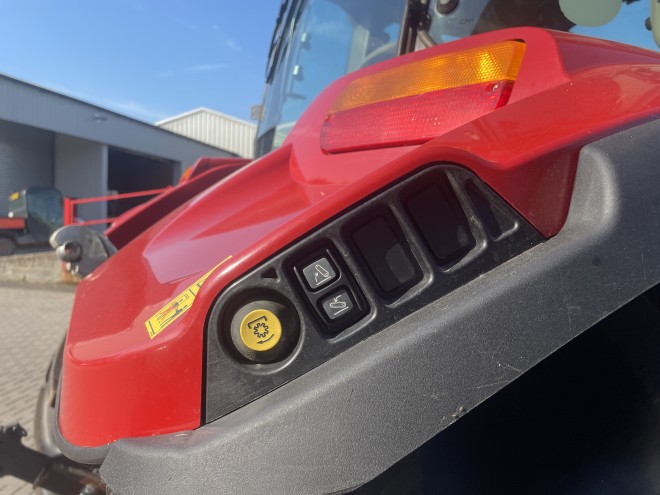Case IH Luxxum 120 C/W Loader