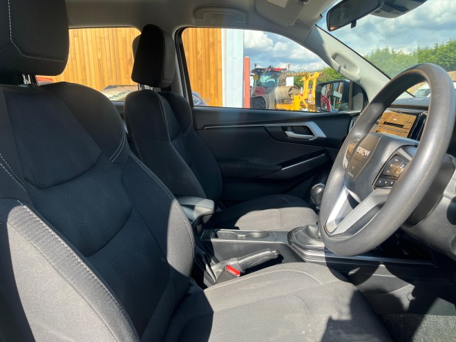 Isuzu D-Max DL20 Double Cab Splash White 1.9