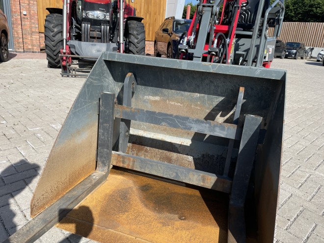 Weidemann 1140 C/W Bucket and Pallet forks