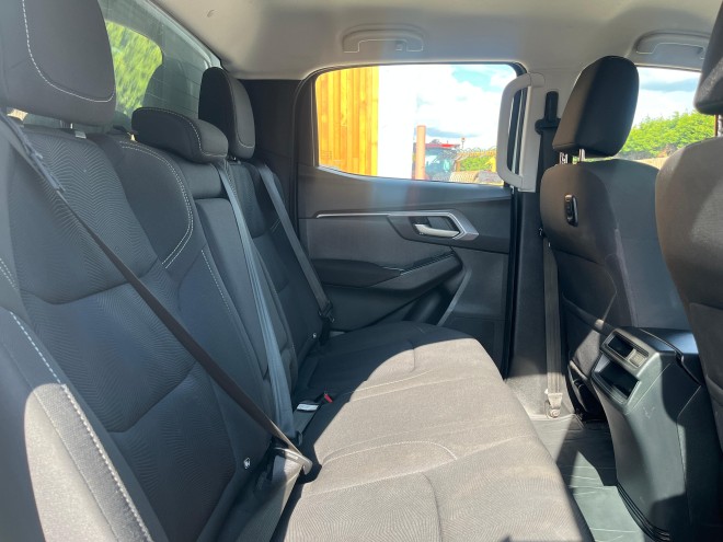 Isuzu D-Max DL20 Double Cab Splash White 1.9