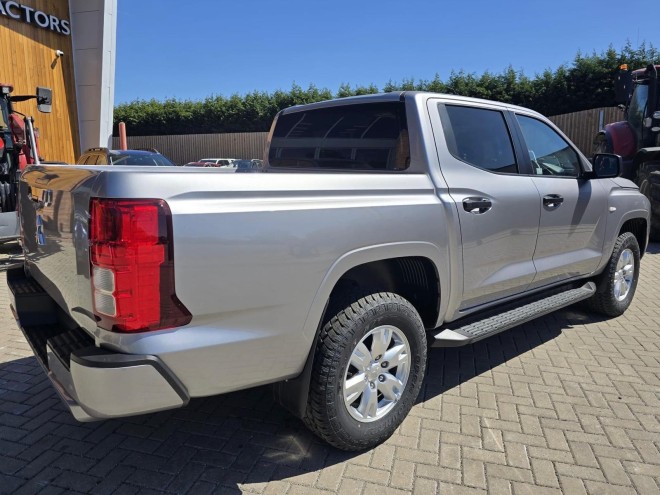 Mitsubishi L200 Titan 2.4 Auto Blade Silver