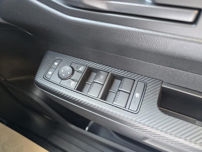 Mitsubishi L200 Titan 2.4 Auto Blade Silver