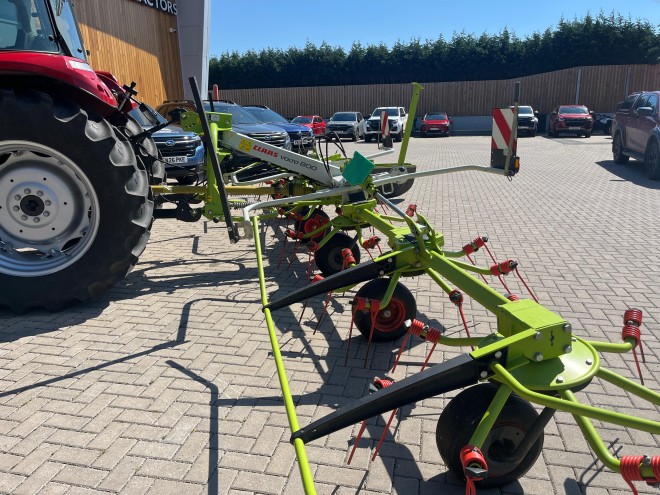 Claas Volto 800 Tedder