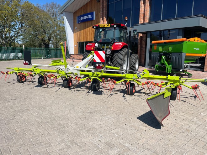 Claas Volto 800 Tedder