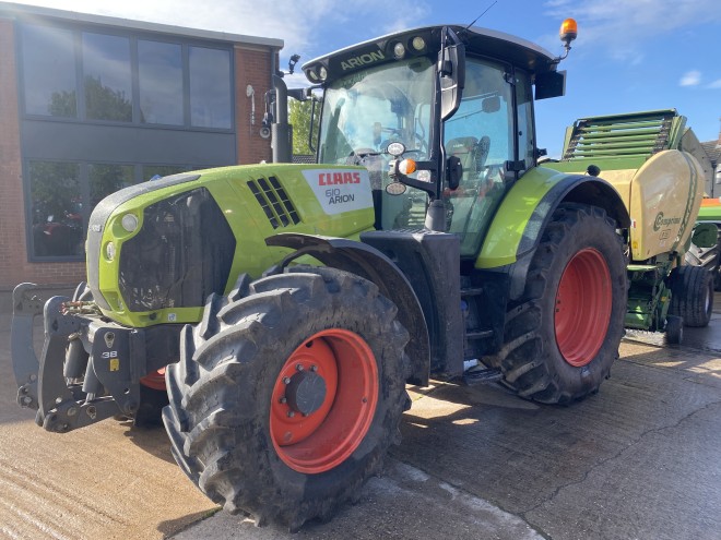 Claas Arion 610 C/W Front linkage