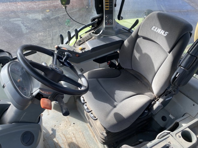 Claas Arion 610 C/W Front linkage