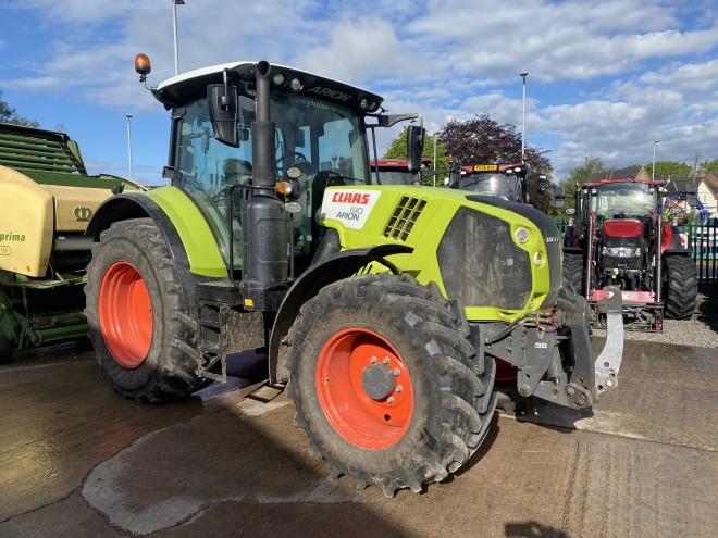 Claas Arion 610 C/W Front linkage