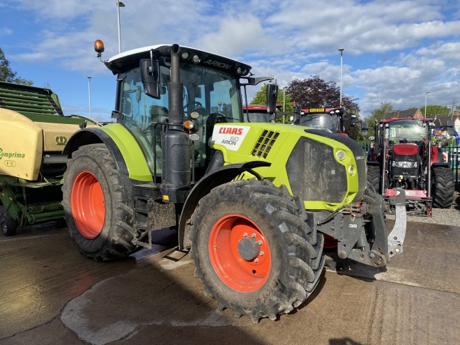 Claas Arion 610 C/W Front linkage