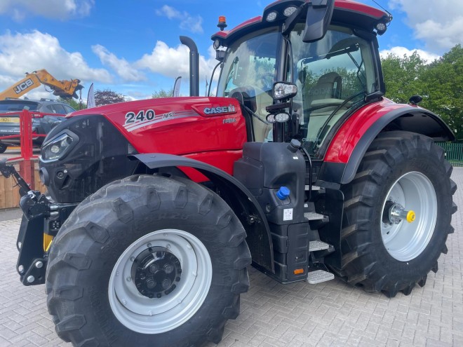 Case IH Puma 240 CVX AFS Connect Front Linkage Front PTO Accuguide Complete Level 3
