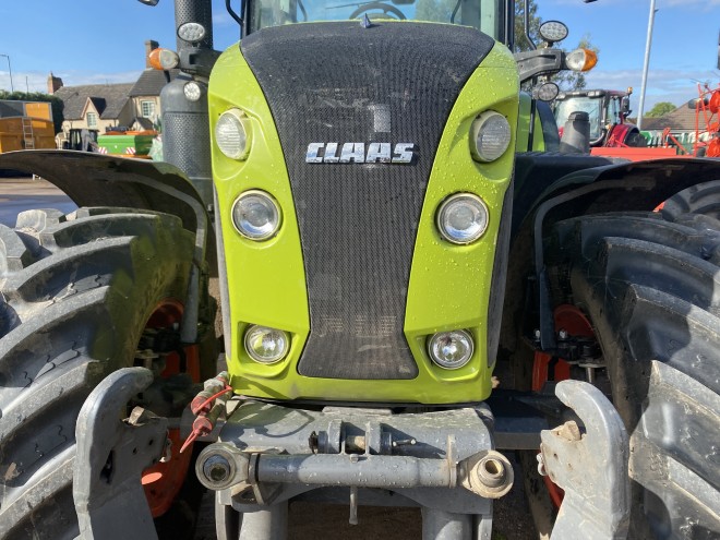 Claas Arion 610 C/W Front linkage