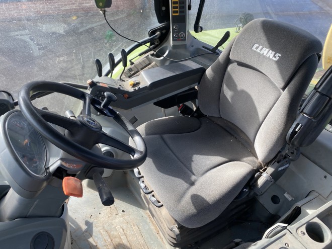Claas Arion 610 C/W Front linkage