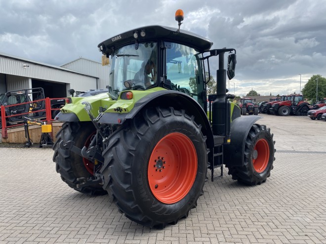 Claas Arion 610 C/W Front linkage