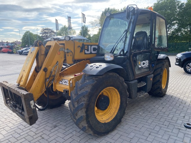JCB 536-70Agri Super C/W pick up hitch and Sanderson headstock