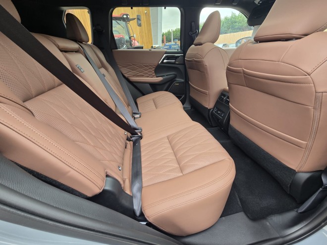 Mitsubishi Outlander Diamond PHEV Moonstone Grey