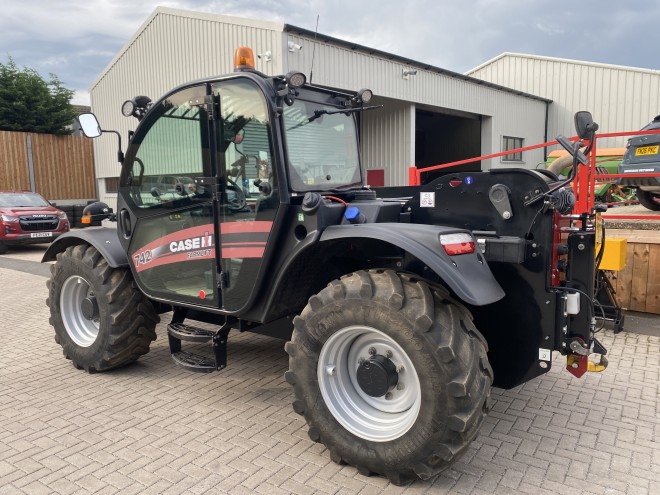 Case IH Farmlift 742 C/W JCB Q Fit headstock