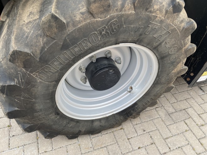 Case IH Farmlift 742 C/W JCB Q Fit headstock