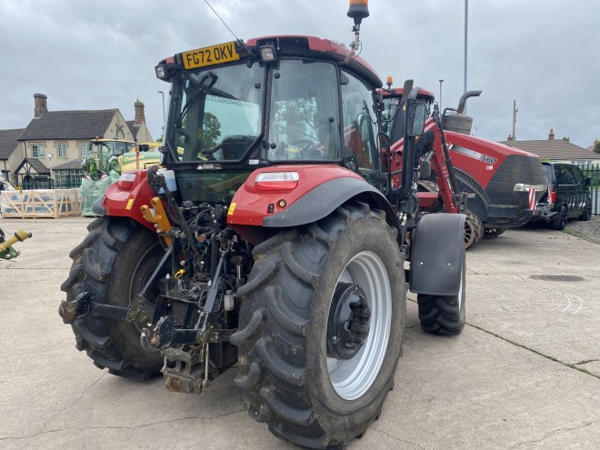 Case IH Farmall 110C C/W MX 406 + Loader