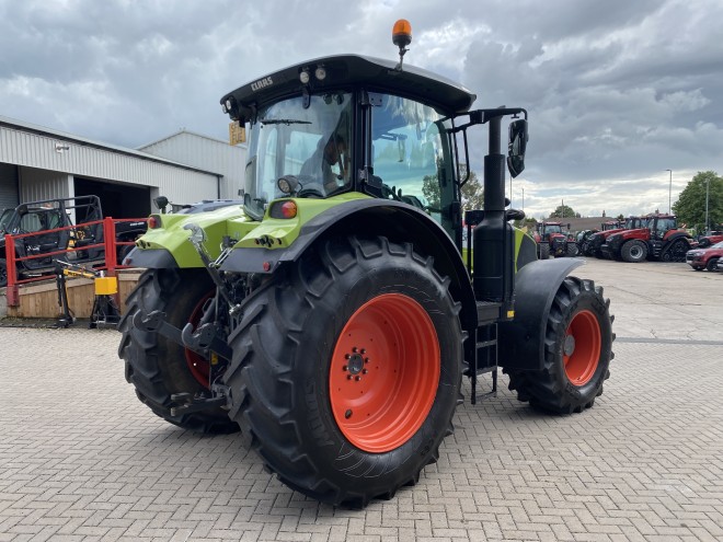 Claas Arion 610 C/W Front linkage