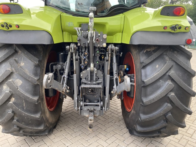 Claas Arion 610 C/W Front linkage
