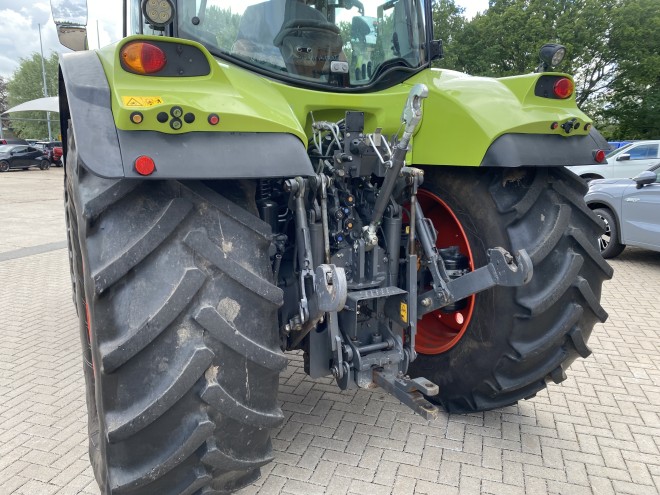 Claas Arion 610 C/W Front linkage