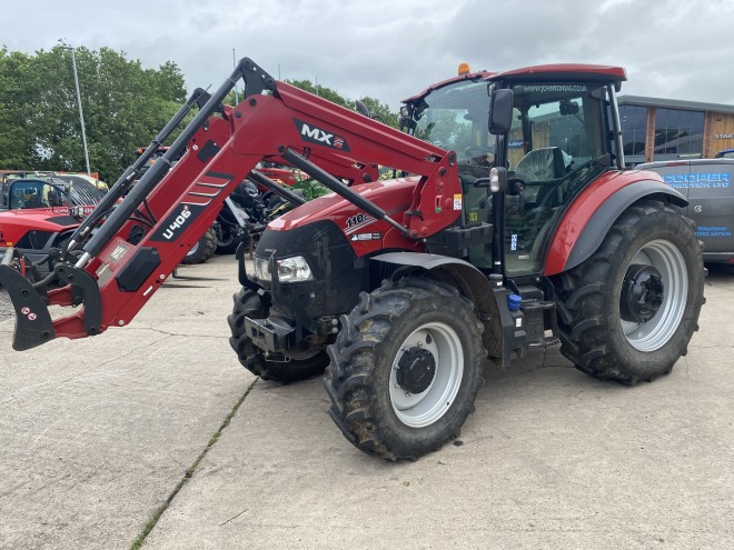Case IH Farmall 110C C/W MX 406 + Loader