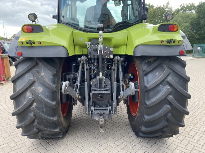 Claas Arion 610 C/W Front linkage