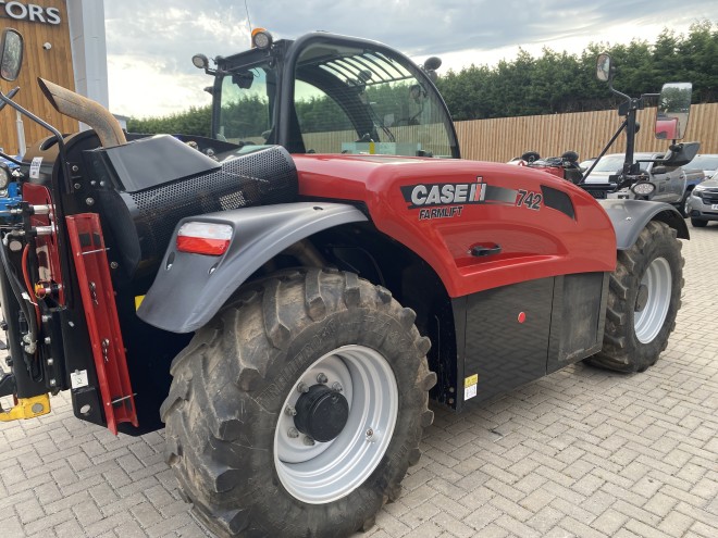 Case IH Farmlift 742 C/W JCB Q Fit headstock
