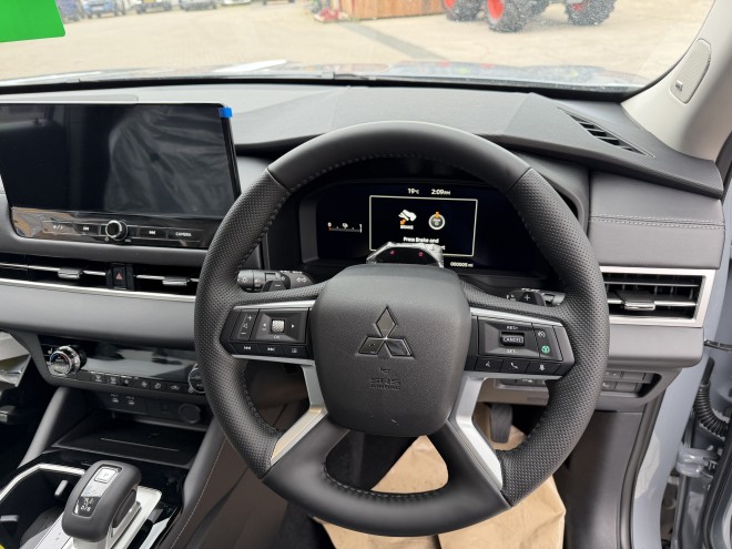 Mitsubishi Outlander Nativa PHEV Moonstone Grey