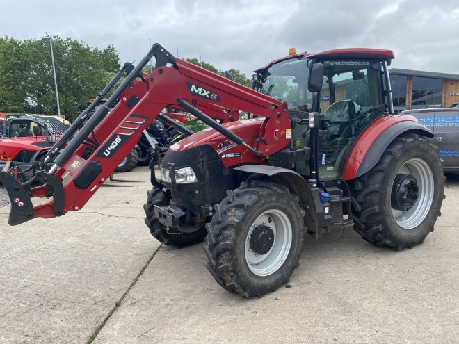 Case IH Farmall 110C C/W MX 406 + Loader