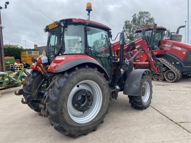 Case IH Farmall 110C C/W MX 406 + Loader