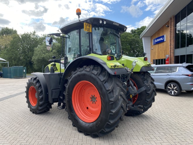 Claas Arion 610 C/W Front linkage