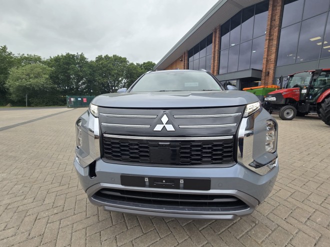 Mitsubishi Outlander Diamond PHEV Moonstone Grey