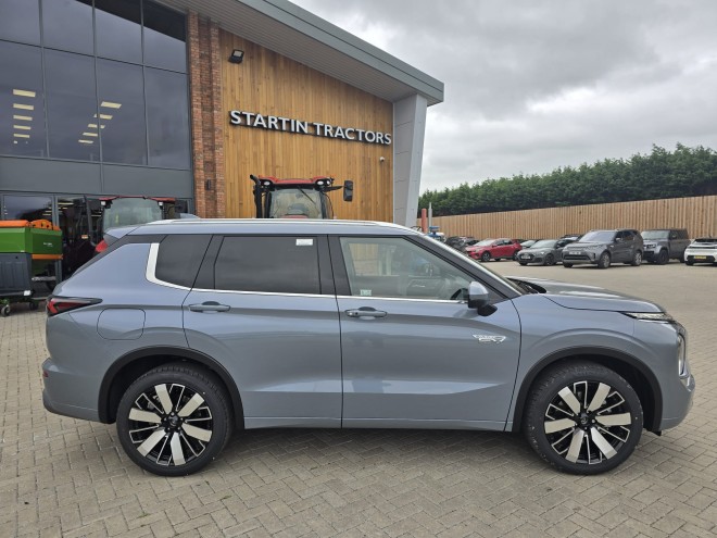 Mitsubishi Outlander Diamond PHEV Moonstone Grey