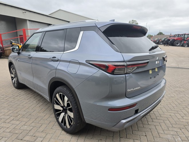 Mitsubishi Outlander Diamond PHEV Moonstone Grey