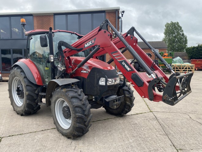 Case IH Farmall 110C C/W MX 406 + Loader