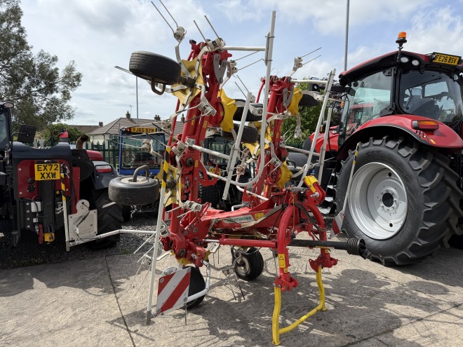 Pottinger HIT 8.81 8 Rotor Tedder
