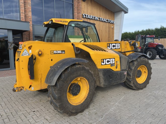 JCB 536-70Agri Super C/W pick up hitch and Sanderson headstock