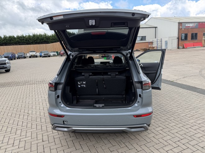 Mitsubishi Outlander Nativa PHEV Moonstone Grey