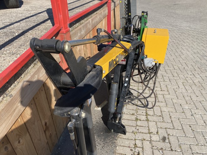 McConnel Swing trim Fingerbar hedgecutter