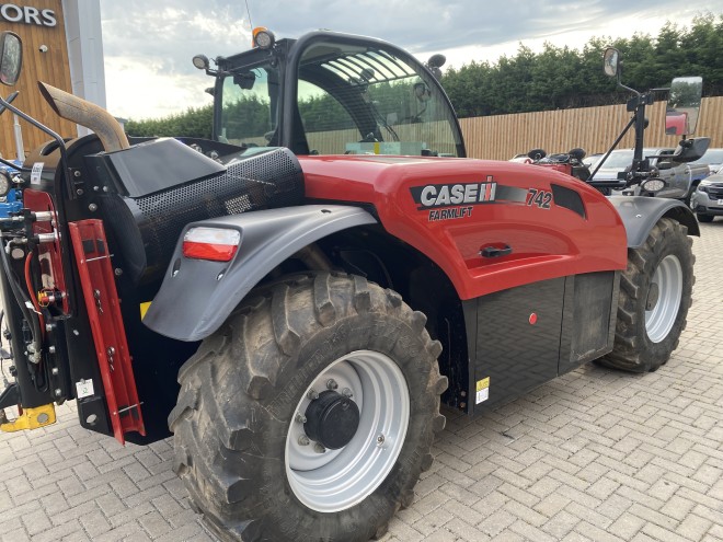 Case IH Farmlift 742 C/W JCB Q Fit headstock