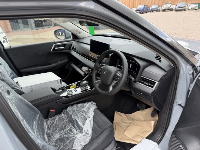 Mitsubishi Outlander Nativa PHEV Moonstone Grey