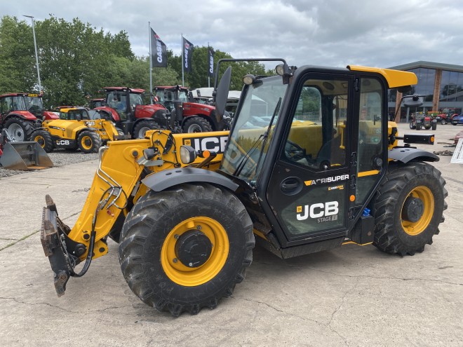 JCB 530-60 Agri Super C/W Pin and cone hydraulic latching head stock