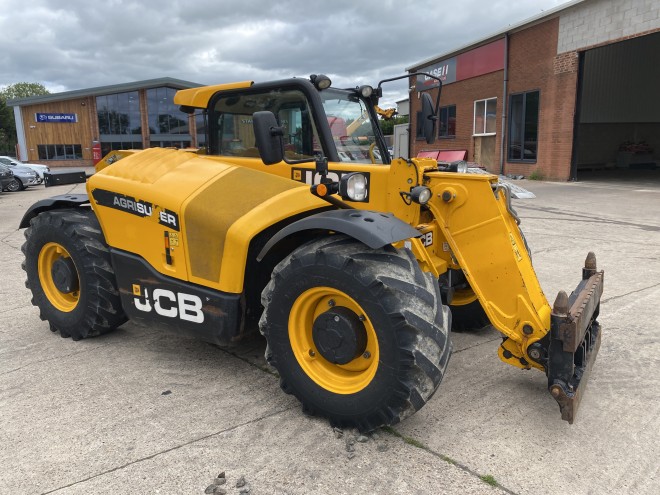 JCB 530-60 Agri Super C/W Pin and cone hydraulic latching head stock