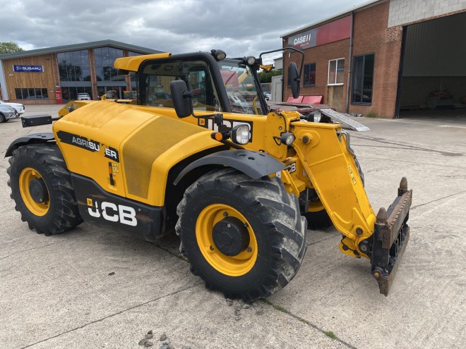 JCB 530-60 Agri Super C/W Pin and cone hydraulic latching head stock
