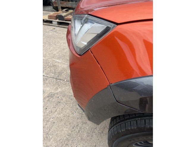 Isuzu D-Max 1.9 V-Cross Valencia Orange