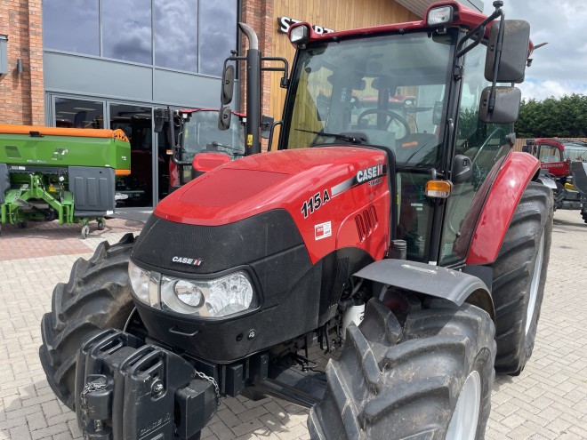 Case IH Farmall 115A