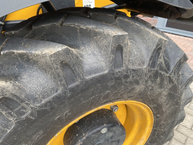JCB 530-60 Agri Super C/W Pin and cone hydraulic latching head stock