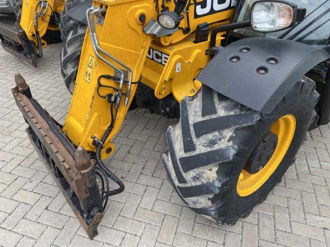 JCB 530-60 Agri Super C/W Pin and cone hydraulic latching head stock