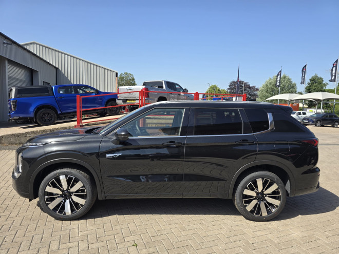 Mitsubishi Outlander Diamond PHEV Black Diamond