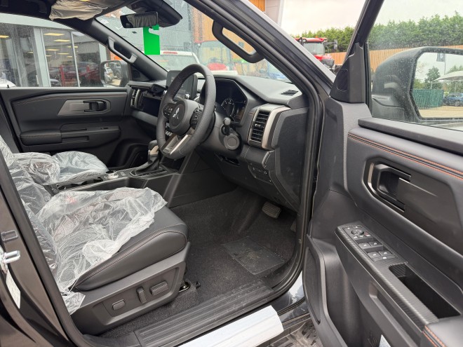 Mitsubishi L200 Barbarian 2.4 Auto Graphite Grey